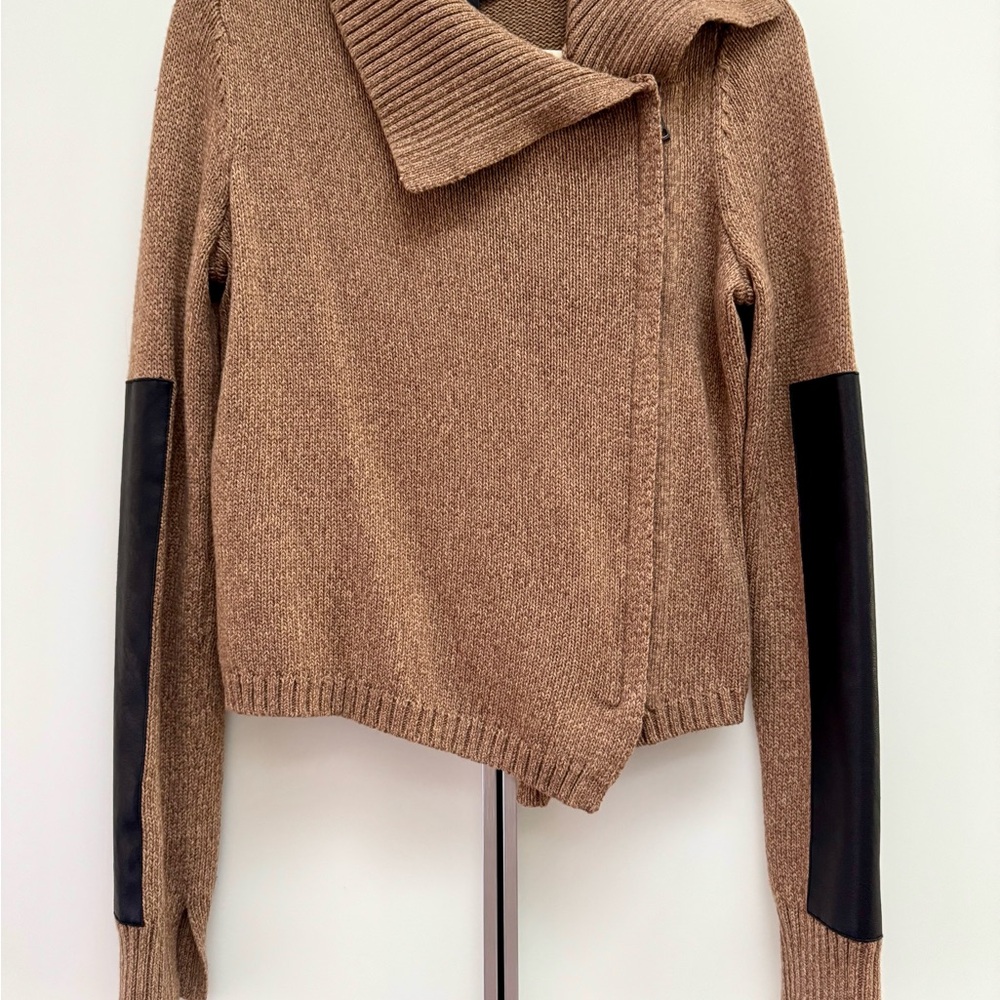 NWT - BCBGMaxazria Women Jacket - Marino Wool - Picture 3 of 9